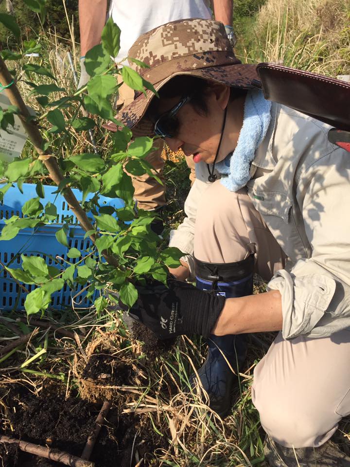 「10年ビジョンに向けた植樹、第一歩♪」