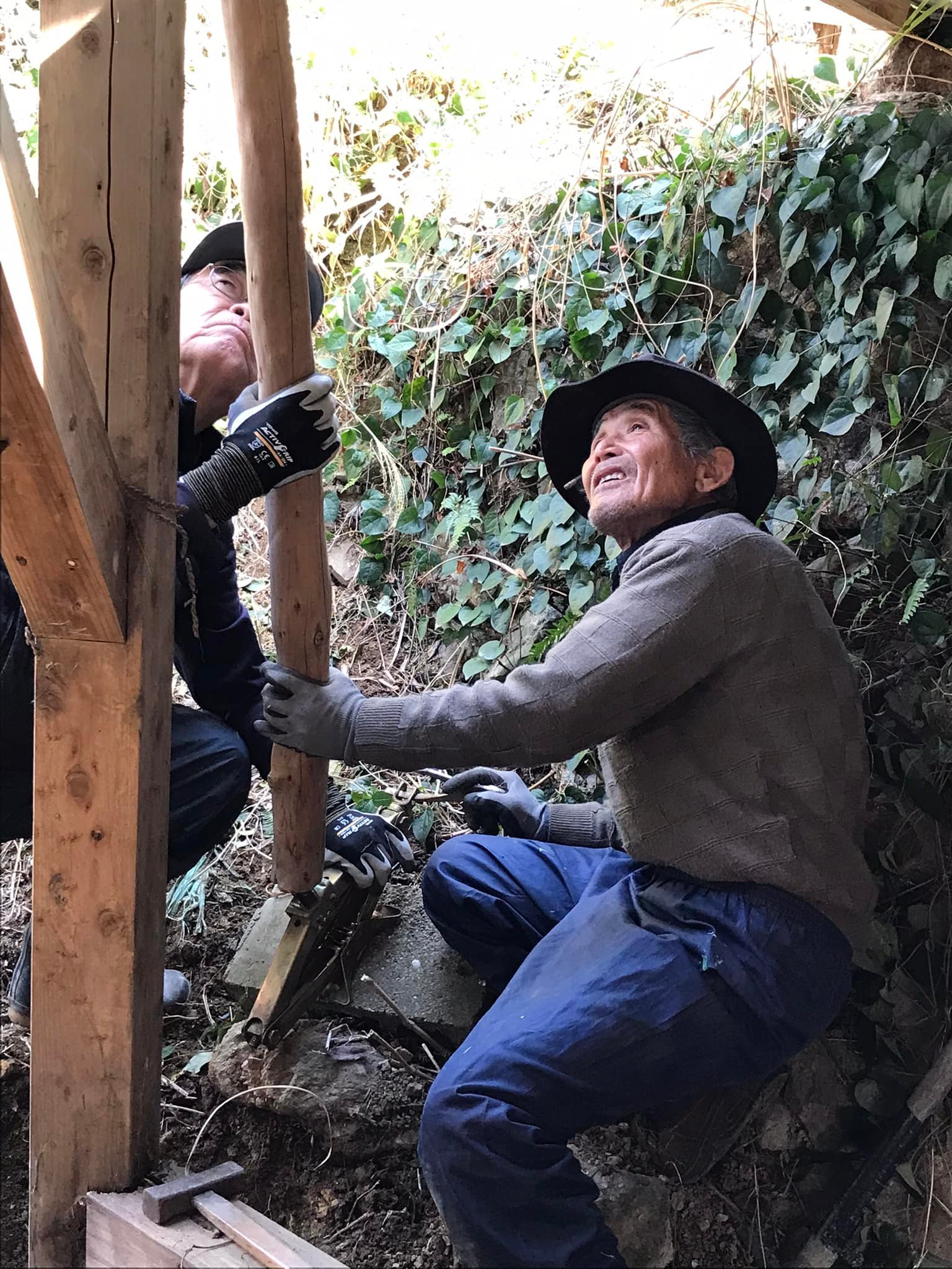 「かま屋の修復 その② 柱編」